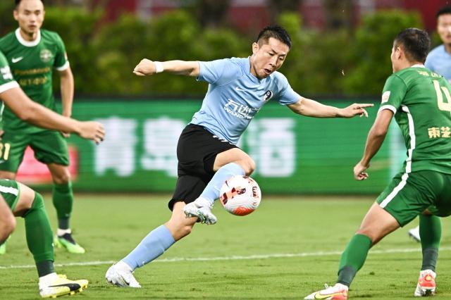 开云官方网站-【中超最人物】历经磨难仍满怀热情 阎相闯书写传奇